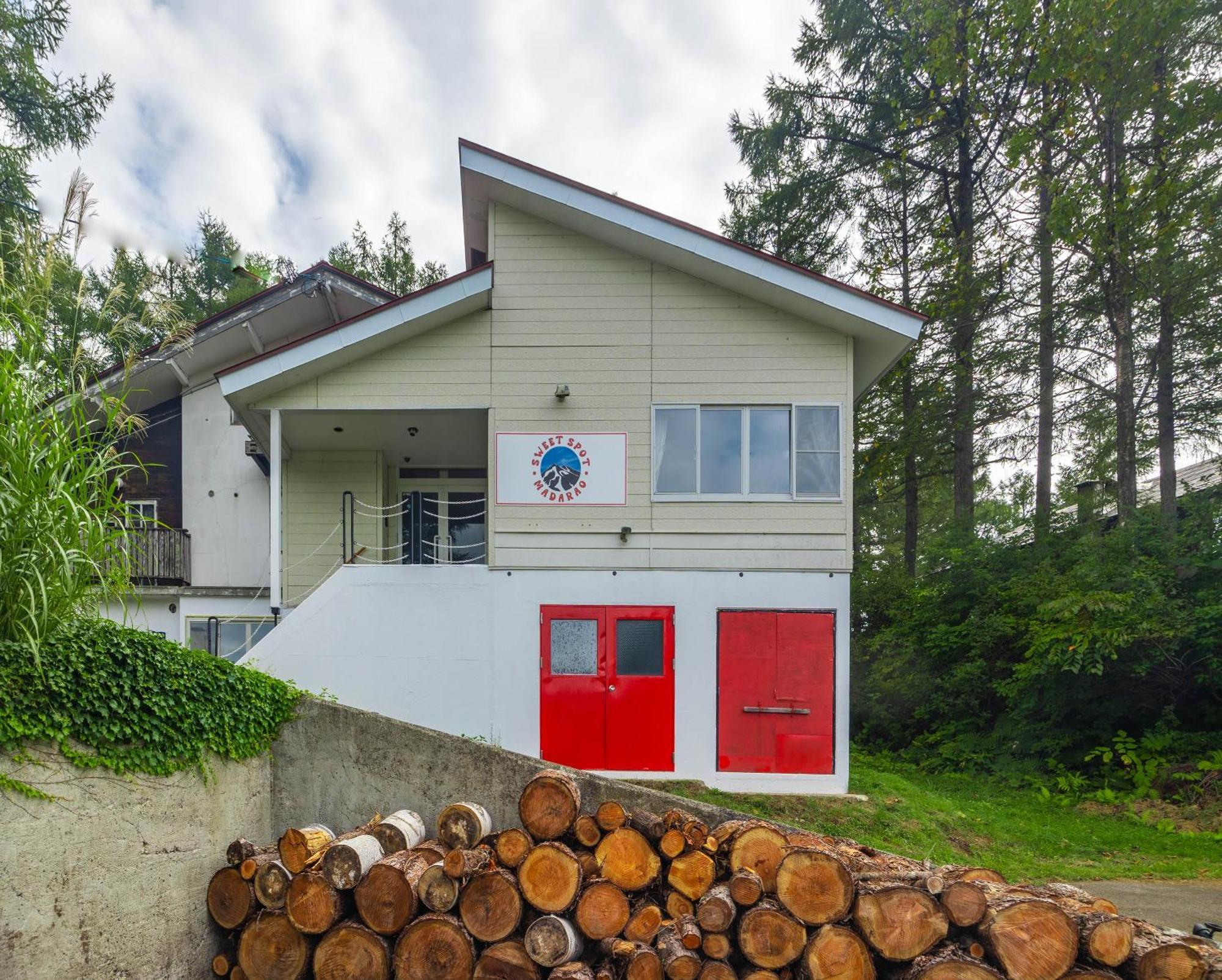 Bed and Breakfast Sweet Spot Madarao Iiyama Екстер'єр фото