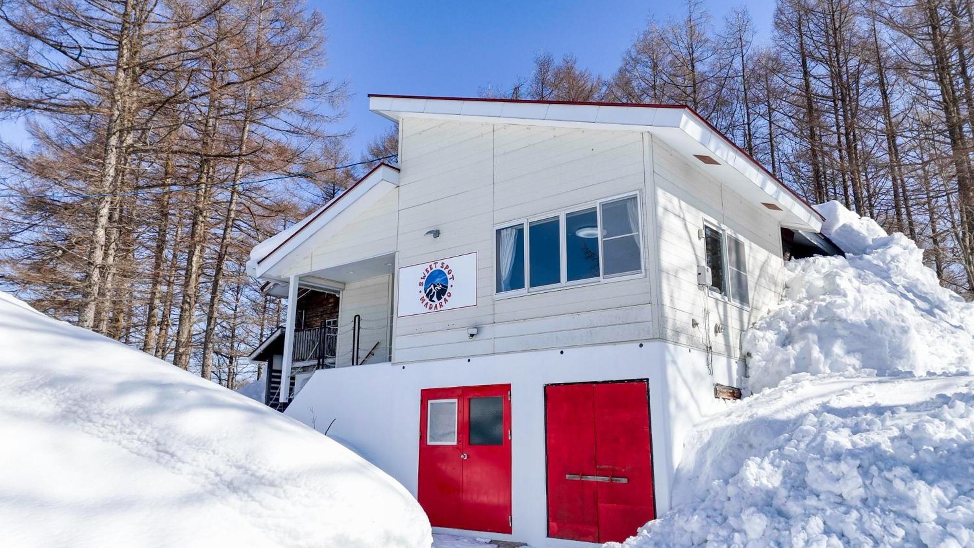 Bed and Breakfast Sweet Spot Madarao Iiyama Екстер'єр фото
